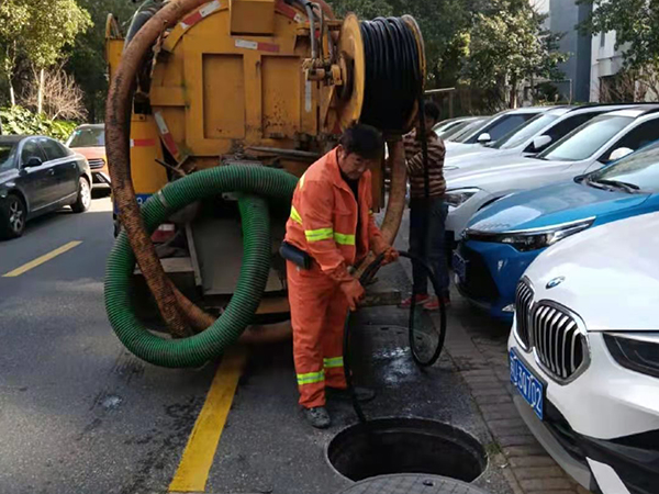 龙潭排污管道清淤