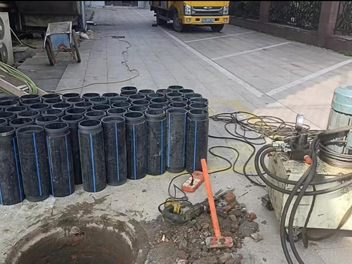 龙潭PE置换管厂家 DN315置换管 非开挖管短管置换